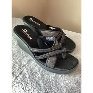 skechers Ramblers strappy wedge slip on thong sandals black metallic size 9